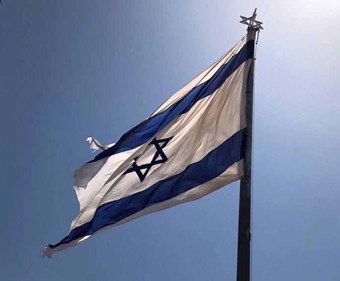 738_israeldrapeau1