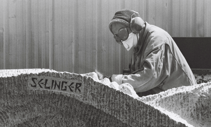 shelomo-selinger-shoah-monument-sculpture-