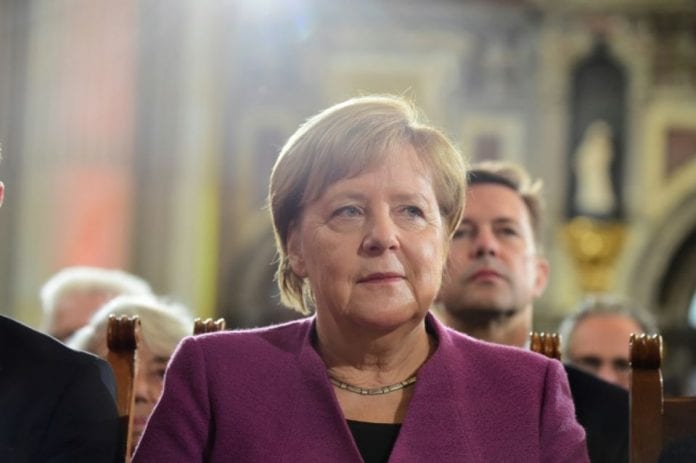 1160563-la-chanceliere-allemande-angela-merkel-le-3-octobre-2018-a-berlin