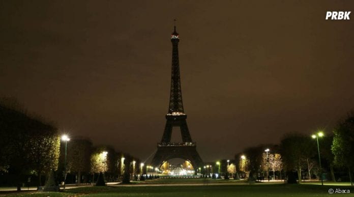 414186-la-tour-eiffel-plongee-dans-le-noir-950x0-1