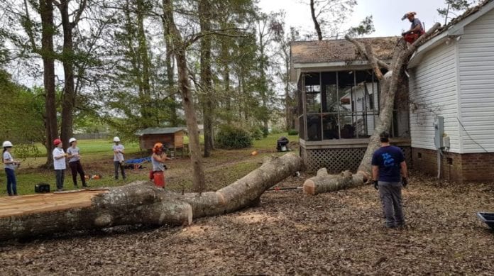Carolina-Debris-Removal-IsraAID-in-North-Carolina-696x389