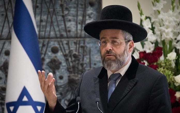 Chief-Ashkenazi-Rabbi-David-Lau-696x438