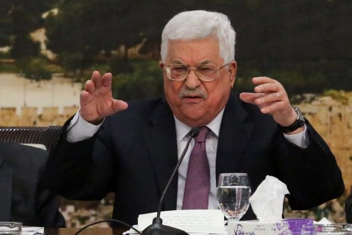 Mahmoud-Abbas-devant-lOLP-768x512