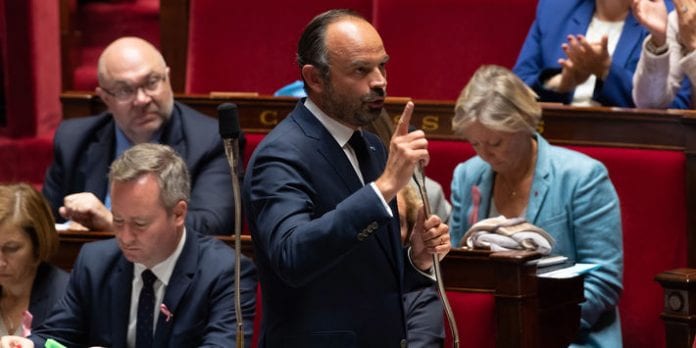 Remaniement-vers-une-demission-d-Edouard-Philippe-et-un-nouveau-vote-de-confiance-a-l-Assemblee