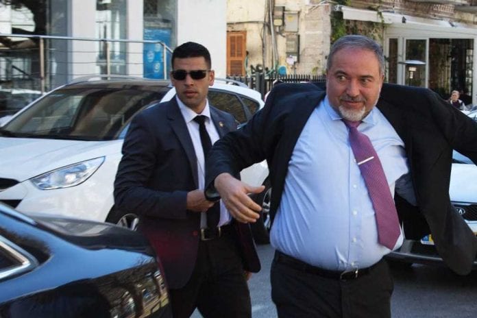 avigdor-lieberman-1464197407-1320x688_1007_672