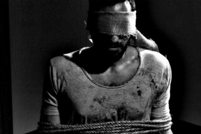 jst473cl-5-torture_hdv_845_563