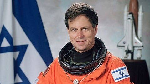 480px-Ilan_Ramon_NASA_photo_portrait_in_orange_suit