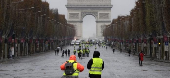 661francetv-actu-articlesfd795f1d234b463138a9b1f0fc179933gilets-jaunes-les-champs-elysees-sous-haute-securite_16578975