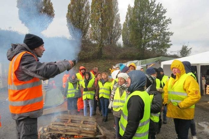830x532_rond-point-armor-nantes-occupe-depuis-six-jours-gilets-jaunes_791_527
