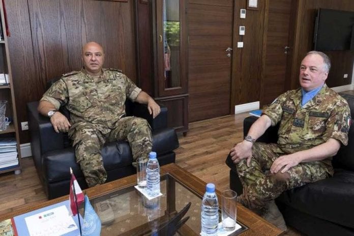 General-Stefano-Del-Col-and-General-Aoun-7_860_573