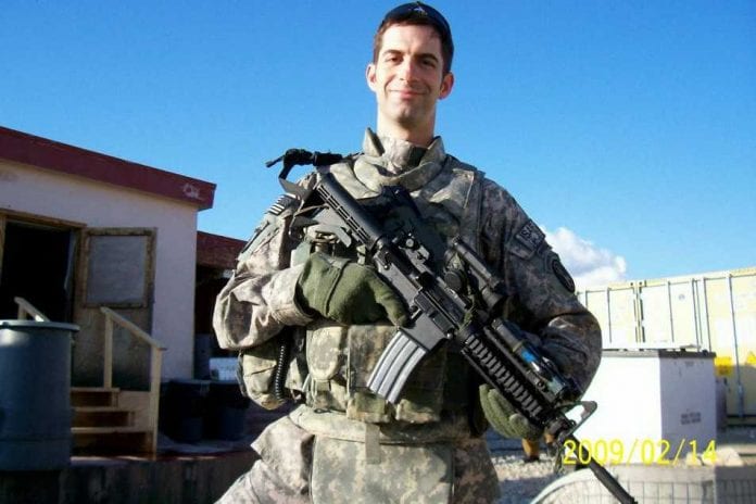 Tom-Cotton-with-M16_953_636