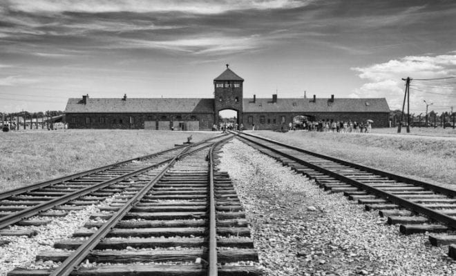 auschwitz-15-660x400