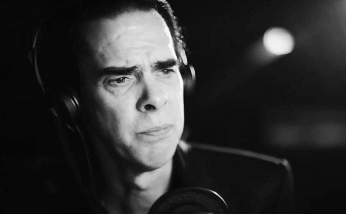 nick-cave-par-le-passe-j-etais-sincere-tout-en-me-cachant-je-ne-me-cache-plus,M444086