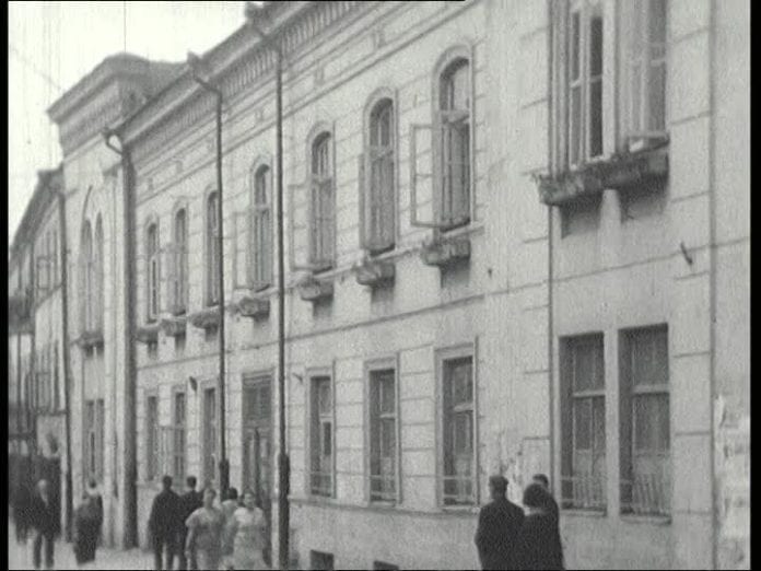 149717692-vilnius-synagogue-vie-juive-judaisme (1)