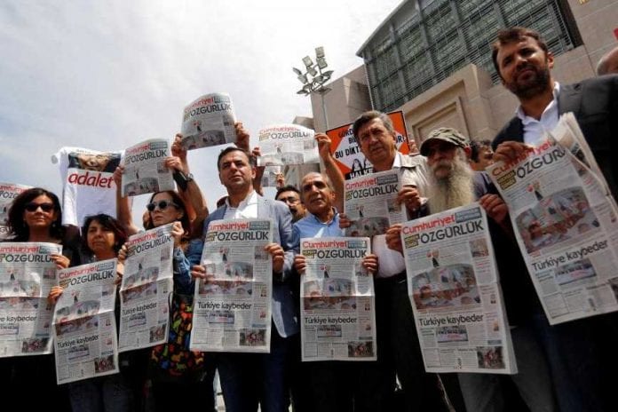 2017-07-28t124048z_596571482_rc199d564200_rtrmadp_3_turkey-security-newspaper_0_867_578