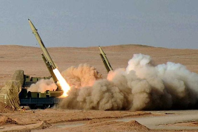 Fateh-110_Missile_by_YPA_827_551
