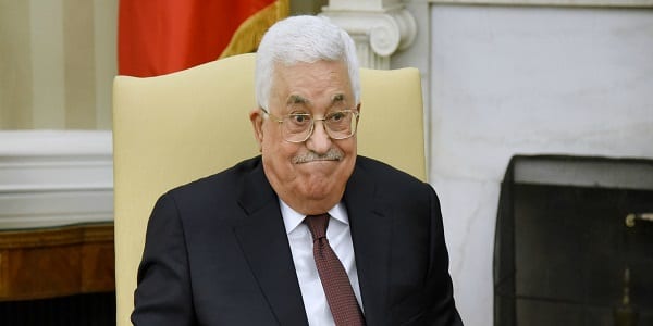 Mahmoud-Abbas-curtain