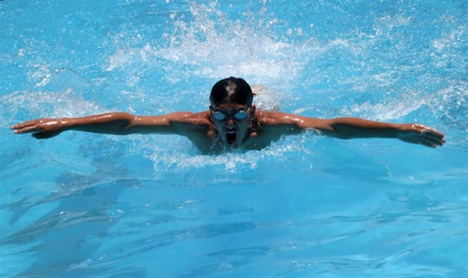 Nageur-olympique-en-piscine