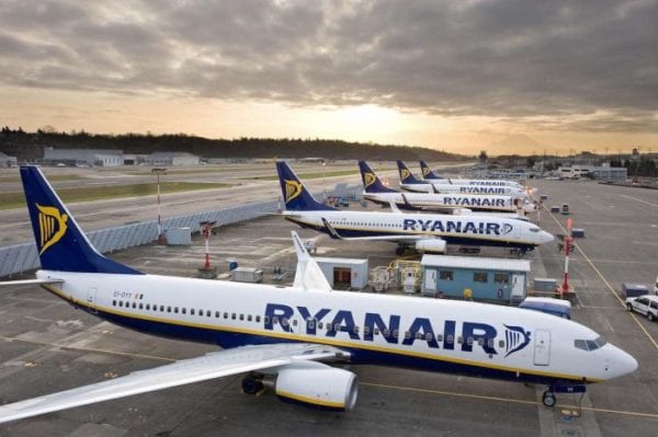 Ryanair-Boeing-737-800-NG-700x466-600x399