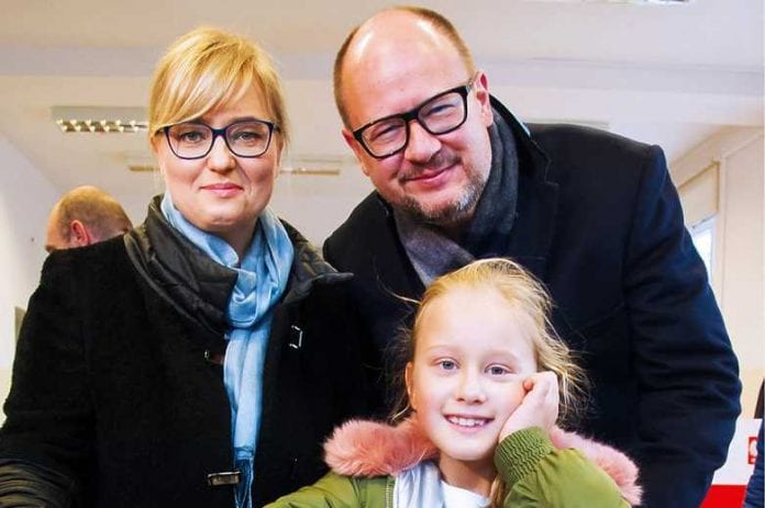 pawel-adamowicz-prezydent-gdanska-z-rodzina-495324-GALLERY_BIG_781_521