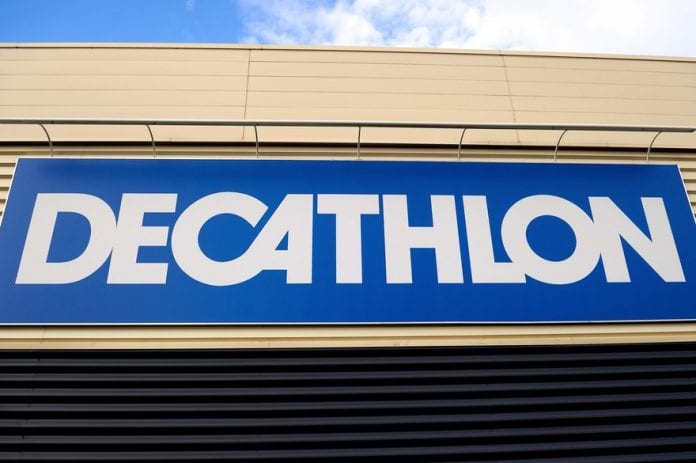 7783976784_normandie-des-clientes-filmees-a-leur-insu-dans-les-cabines-d-un-decathlon