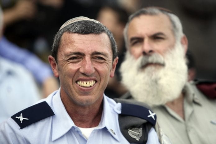 Chief Rabbi of the IDF Rabbi Rafi Peretz (R)replaced with Avihai ronsky(L)