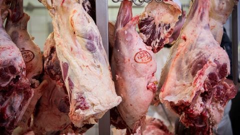 les-agriculteurs-se-lancent-dans-l-expedition-en-direct-de-viande-fraiche-aux-consommateurs_5835613