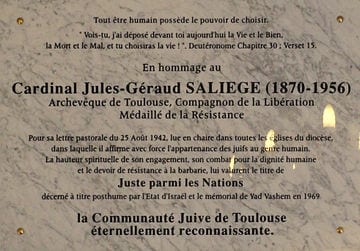Synagogue_Palaprat-Memorial_plaque_for_archibishop_Saliège