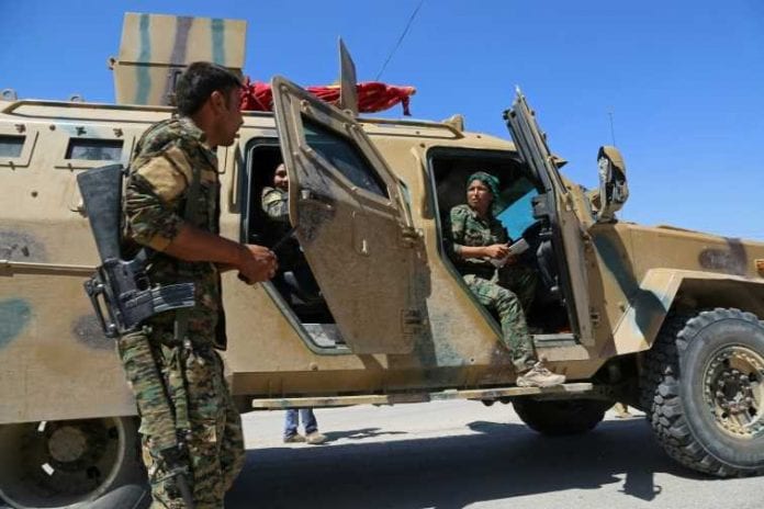 des-combattants-des-forces-democratiques-syriennes-fds-dans-le-quartier-d-al_758_505