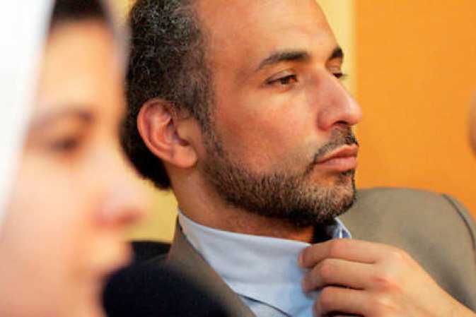 tariq_ramadan_dans_une_conference_sur_les_violences_faites_aux_femmes_1553001690_674_449