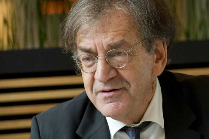 4314dadf50af0e9df56d36b3b51a8d29-le-philosophe-alain-finkielkraut-injurie-par-des-gilets-jaunes-emmanuel-macron-exprime-son_1007_672