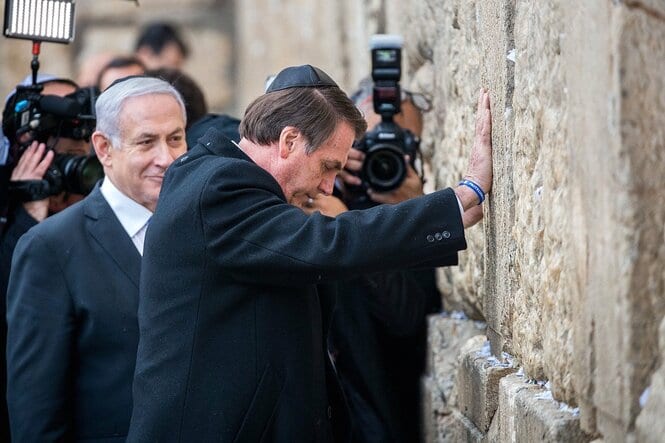 Bibi-et-Bolsonaro-au-Kotel-2-A7