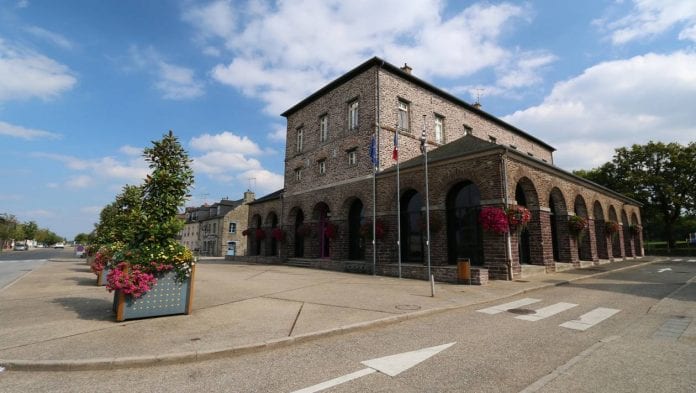 c8ea12f97b10cc193a5e738afb321a3c-des-neonazis-annoncent-leur-venue-l-inquietude-grandit-dans-une-petite-commune-bretonne_7