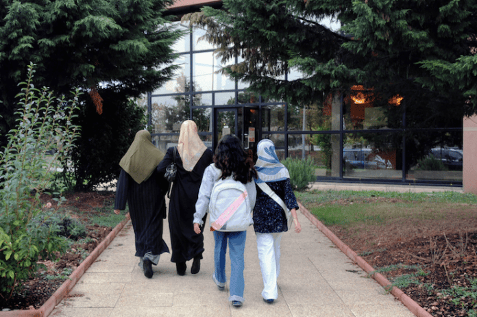 ecole-al-kindi-musulmane-lyon_739_493