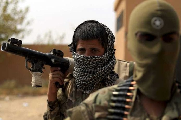 membres-Forces-democratiques-syriennes-FDS-engagees-lutte-contre-jihadistes-groupe-Etat-islamique-EI-Al-Soussa-syrien-13-septembre-2018_0_729_486_725_484