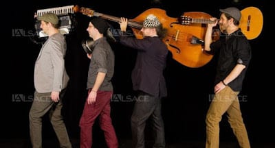 quatre-garcons-dans-le-vent-prets-a-emporter-le-public-de-turckheim-dans-un-tourbillon-de-couleurs-slaves-et-tziganes-dr-1554919300