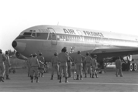 Entebbe-reconstitution-film-Menahem-Golan-photo-GPO-Moshe-Milner