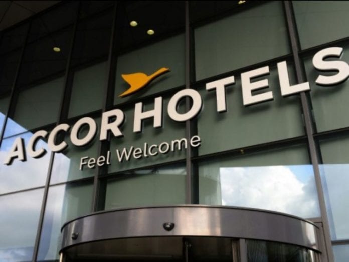 cover-r4x3w1000-59b1364390f17-le-siege-social-d-accorhotels-a-issy-les-moulineaux-pres-800x601-696x523