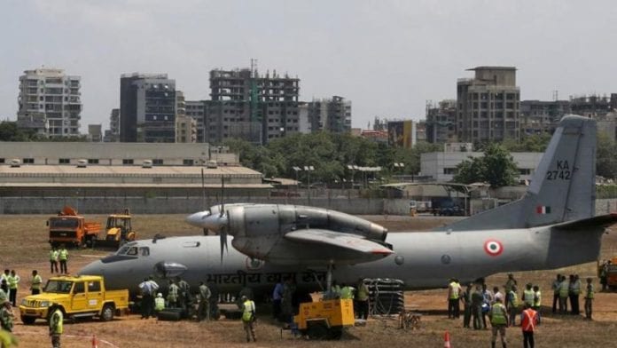 international-officials-examine-aircraft-chhatrapati-overran-transport_af89e410-a334-11e9-85f3-0f8400bbe260-800x450