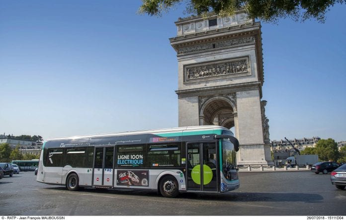 BUS ELECTRIQUE CIRCULANT SUR LA LIGNE 341