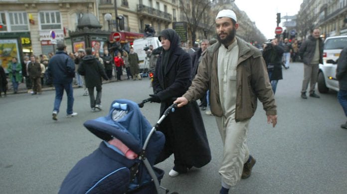 musulmans_famille_joel_robine_afp_5dc2794ea079a_0
