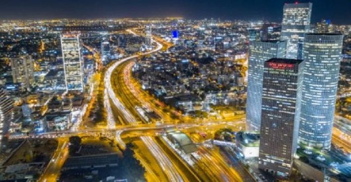 Tours-de-verre-contre-tours-de-pierre-Tel-Aviv