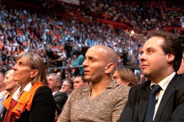 1200px-bayrou-bercy-2007-04-18-n32-2-854x566