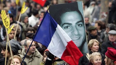 manifestation-de-soutien-apres-le-meurtre-antisemite-de-ilan-halimi-a-paris-le-26-fevrier-2006_5332001