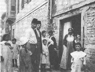 330px-Jews_of_Salonika-1917