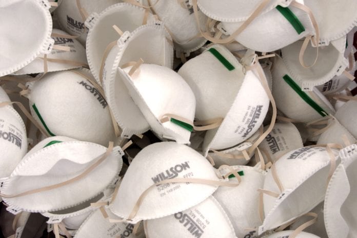 Coronavirus-des-series-teles-donnent-leurs-stocks-de-masques-aux-soignants