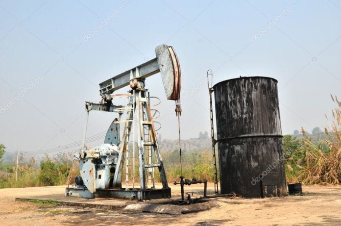 depositphotos_44110705-stock-photo-pumpjack-pumping-crude-oil-from