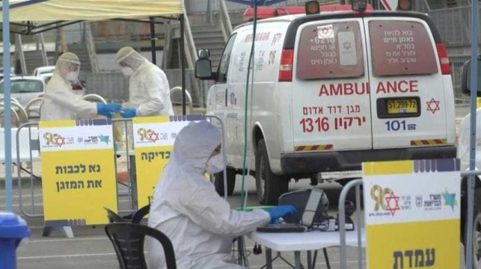 1066_multi_3urlk_coronavirus-israel-des-tests-mobiles-pour-les-habitants-juifs-ultra-orthodoxes-de-bnei-brak_f3qzk8-H