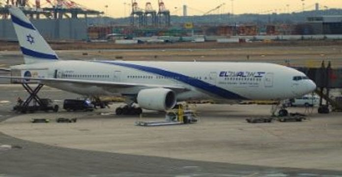 Des-juifs-du-Pérou-arrivent-en-Israël