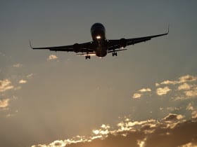 aircraft-464296_960_720-800x600